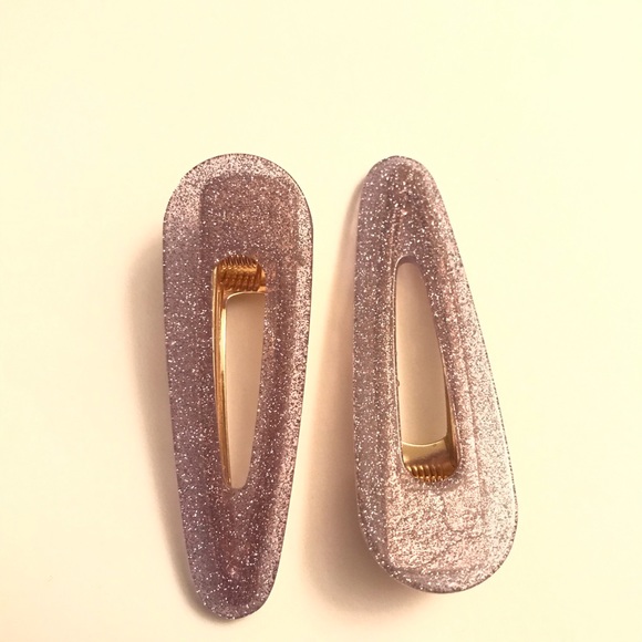 Hair clips - Picture 1 of 2